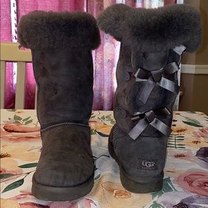 Ugg Bow Tall Boots Gray size 10 US, 41 EU